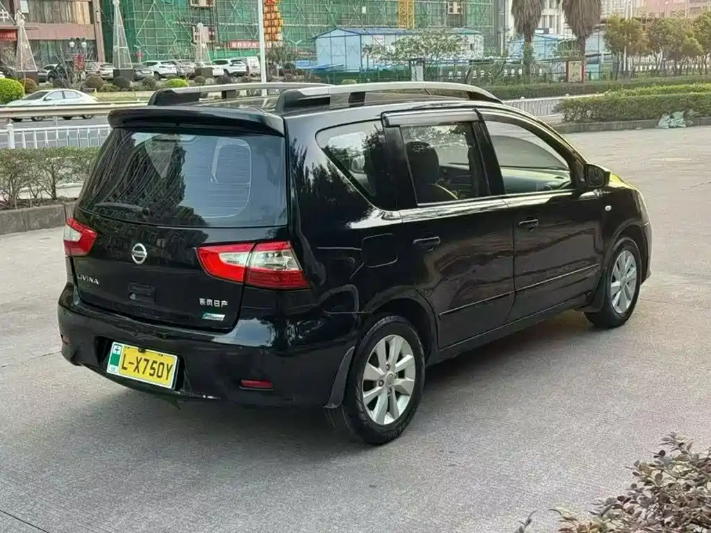 Nissan Livina — миниатюра 7