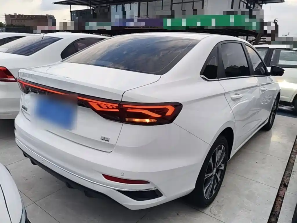 Geely Emgrand — миниатюра 7