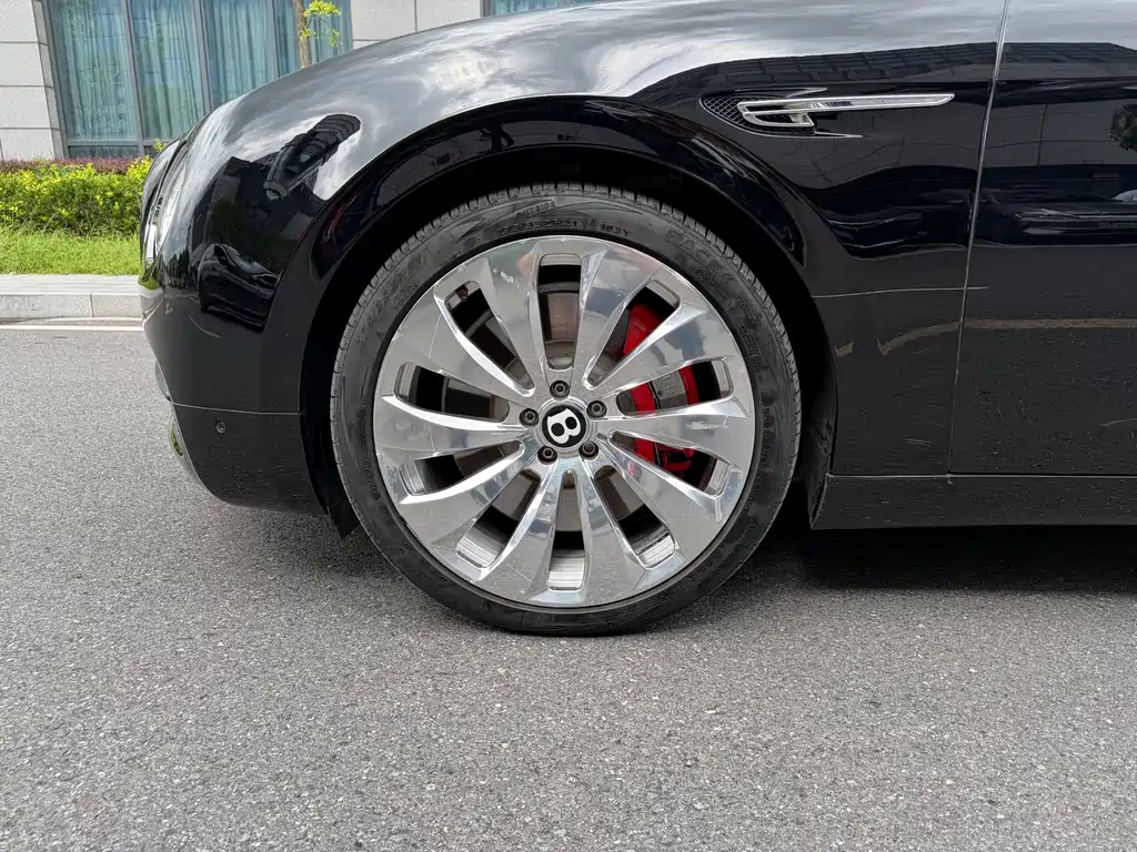 Bentley Flying Spur — миниатюра 6