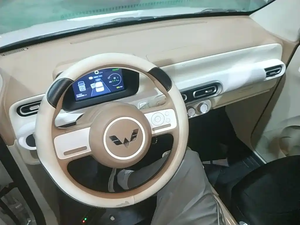 Wuling MINIEV — миниатюра 10