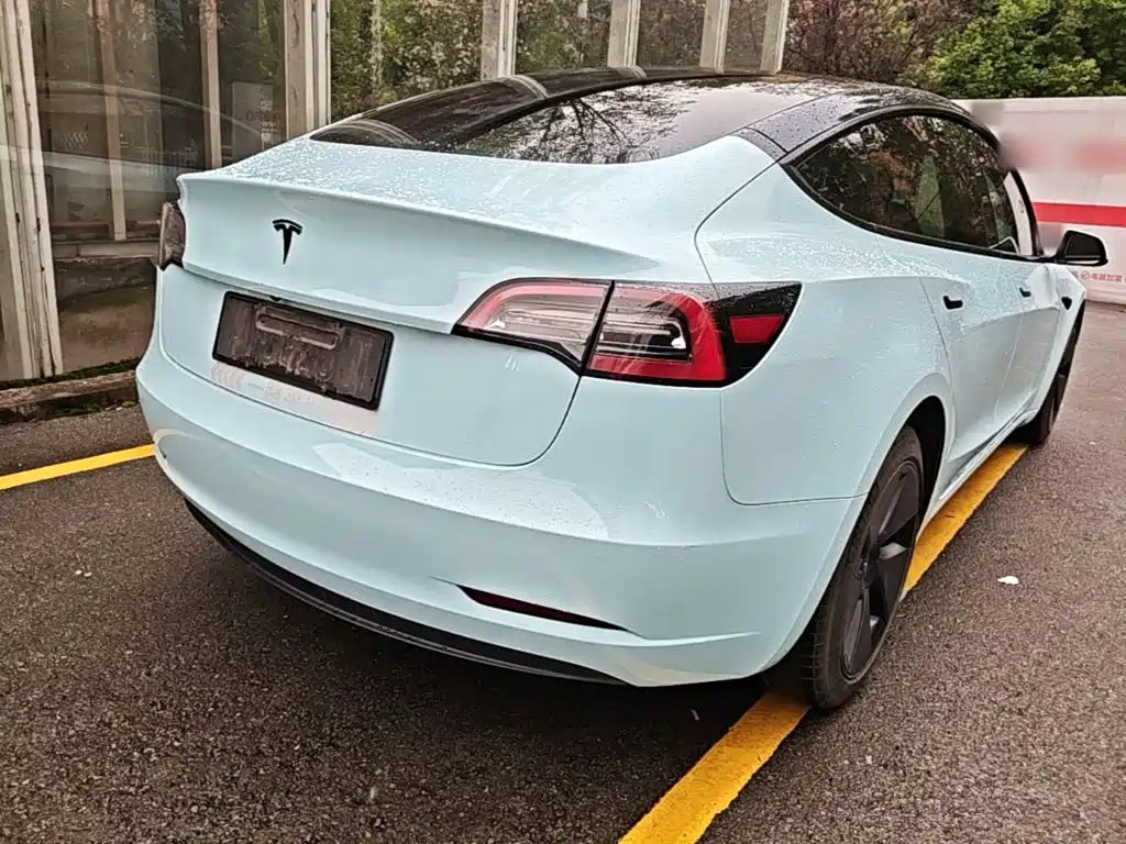 Tesla Model 3 — миниатюра 7