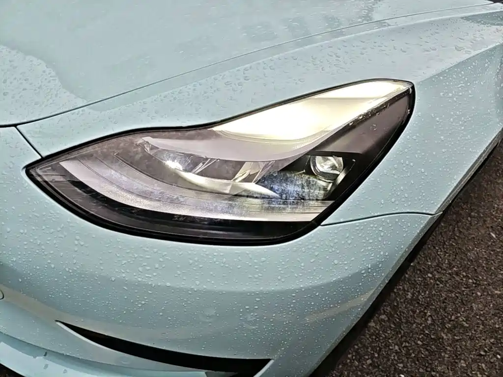 Tesla Model 3 — миниатюра 24