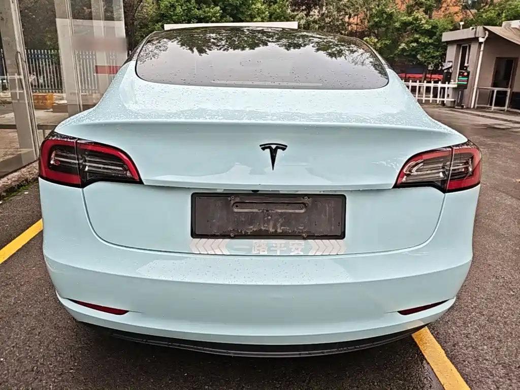 Tesla Model 3 — миниатюра 6