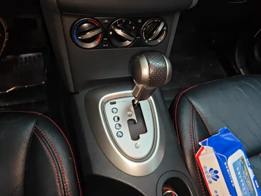 Nissan Qashqai — миниатюра 16