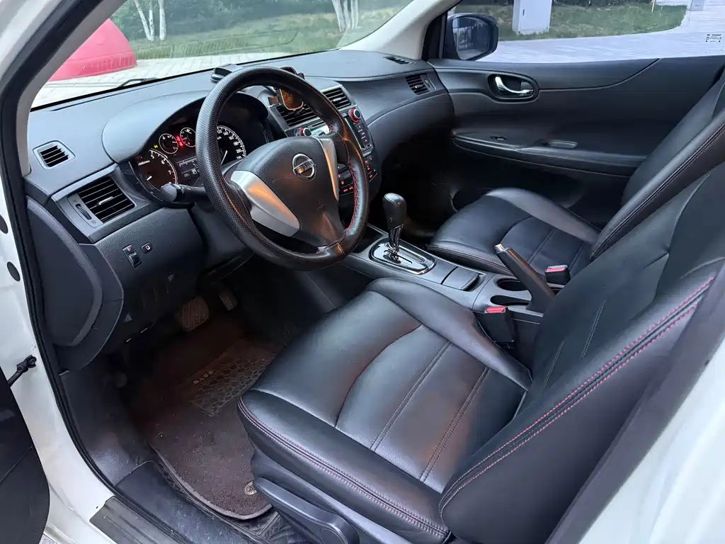 Nissan Tiida — миниатюра 6