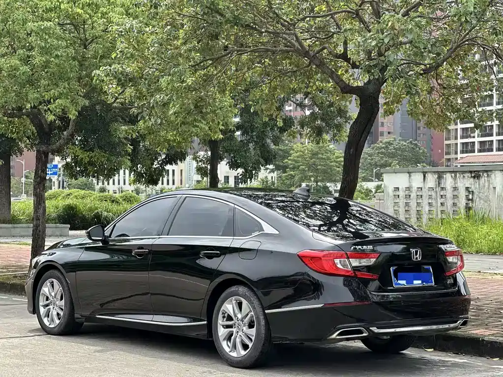 Honda Accord — миниатюра 8