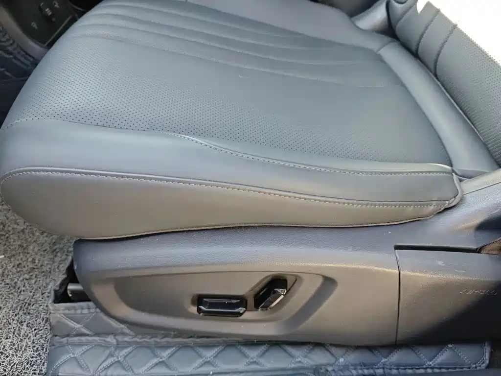 GEELY GALAXY GALAXY E5