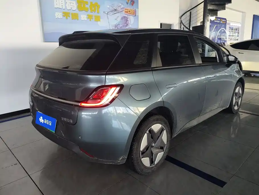 Baojun Yunduo — миниатюра 3