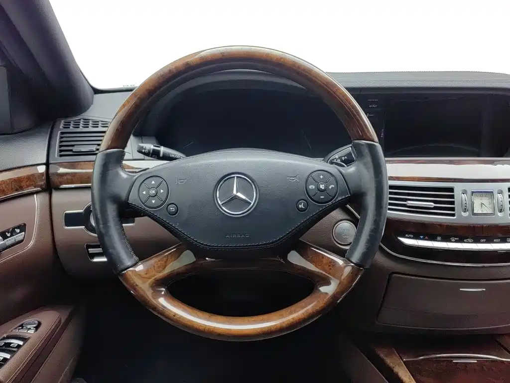 Mercedes-Benz S-Class — миниатюра 11