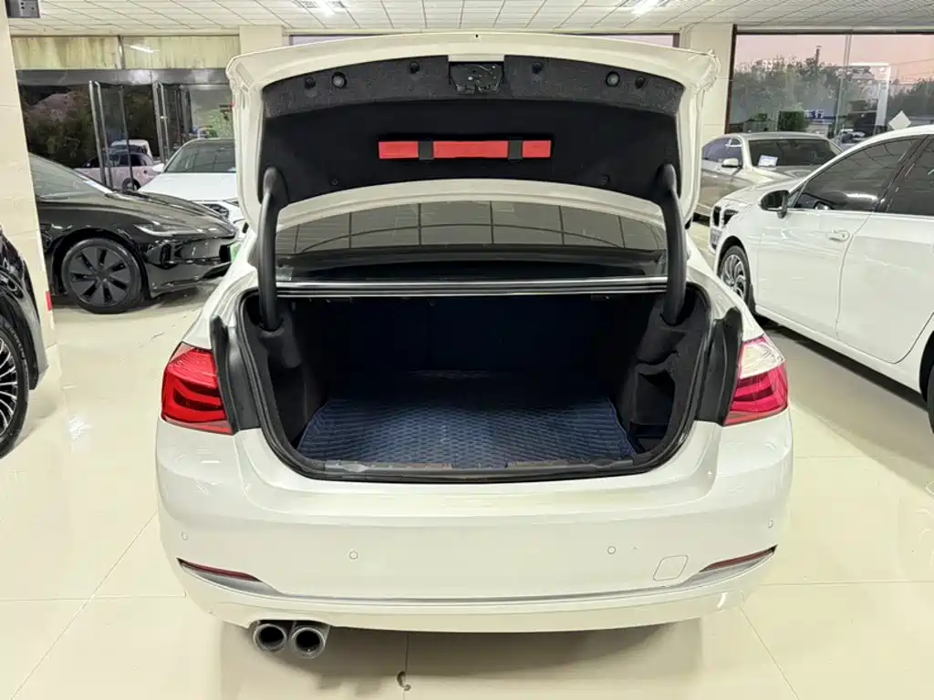 BMW 3 Series — миниатюра 23