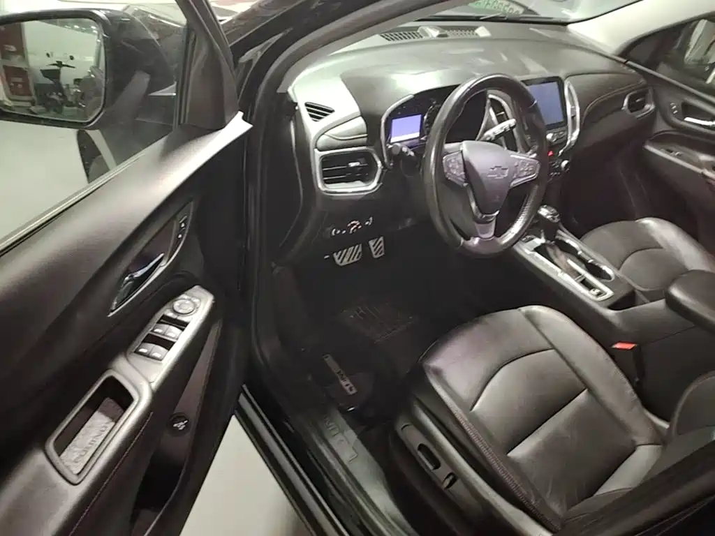 Chevrolet Equinox — миниатюра 16