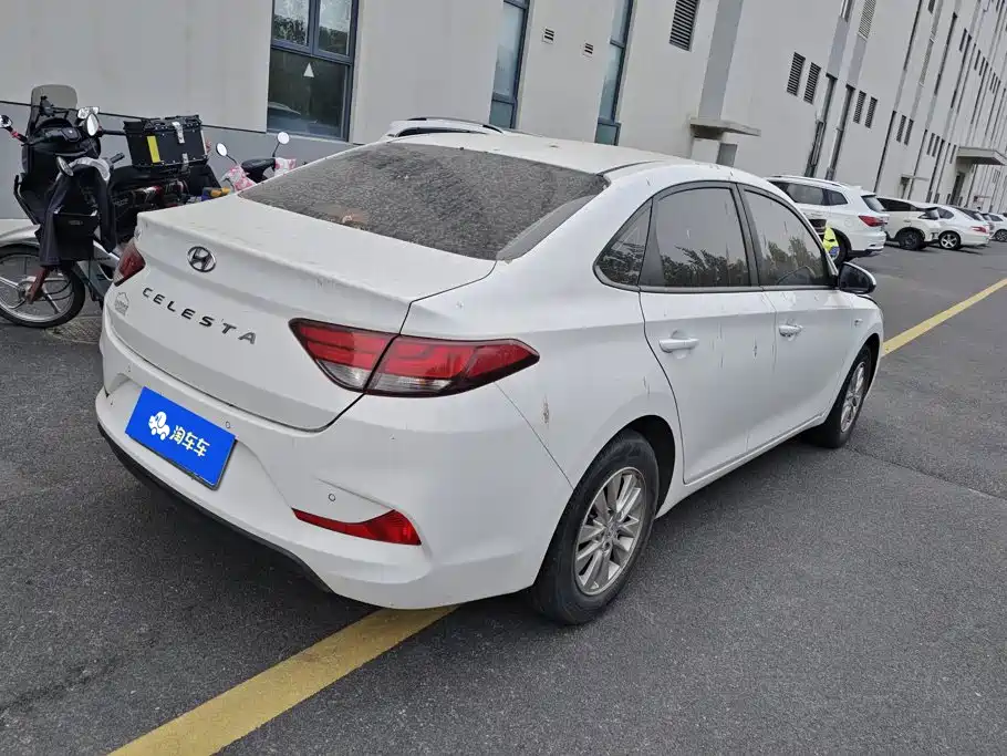 Hyundai Elantra — миниатюра 3