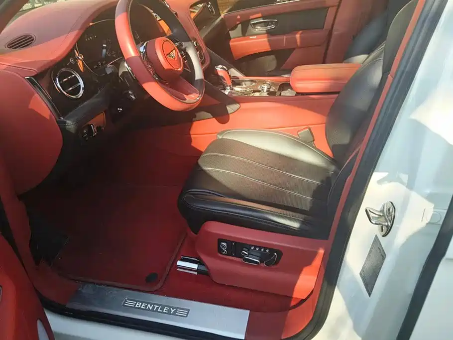 Bentley Bentayga — миниатюра 9