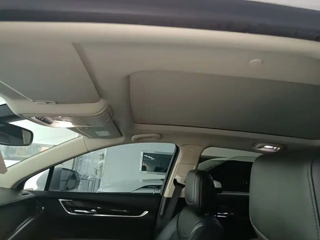 Cadillac XT5 — миниатюра 18