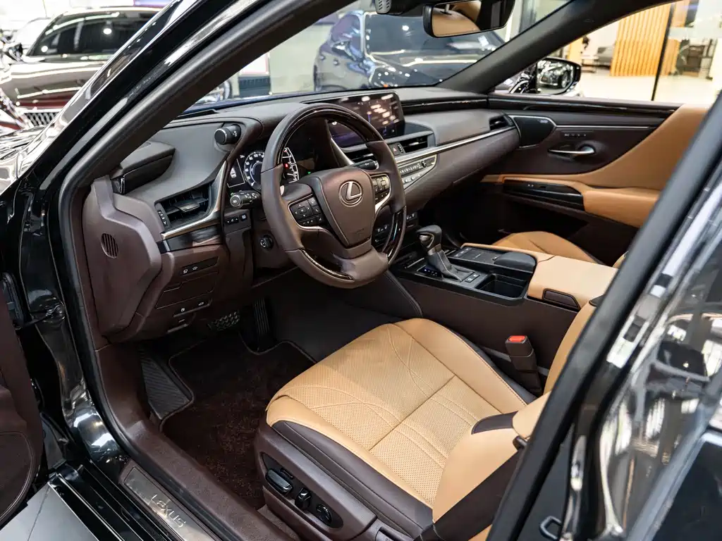 Lexus ES — миниатюра 9