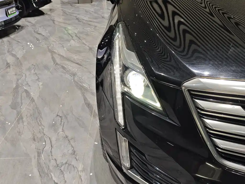 Cadillac XT5 — миниатюра 8