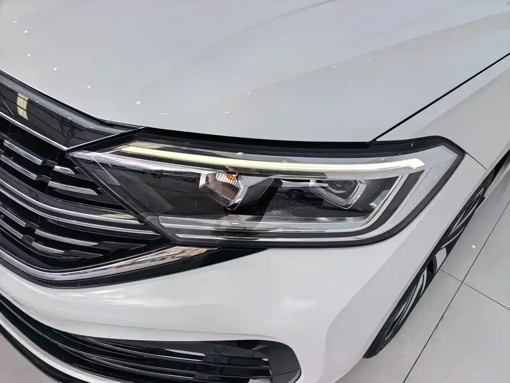 Volkswagen Sagitar — миниатюра 13