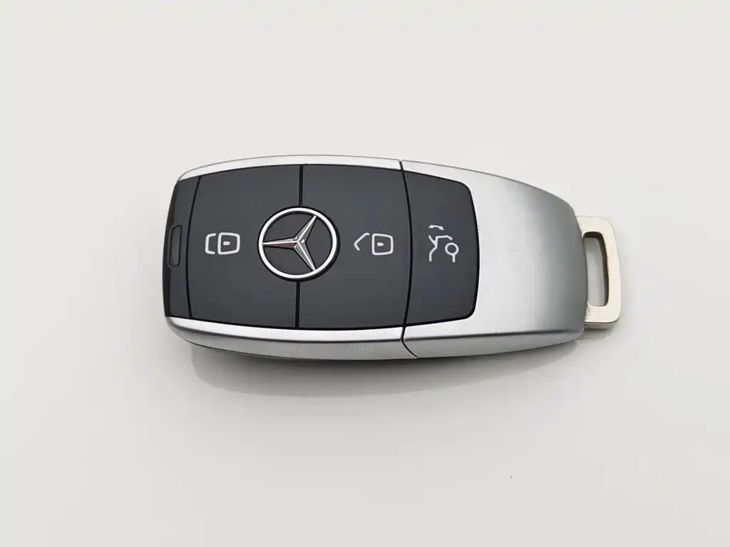 Mercedes-Benz C-Class — миниатюра 19