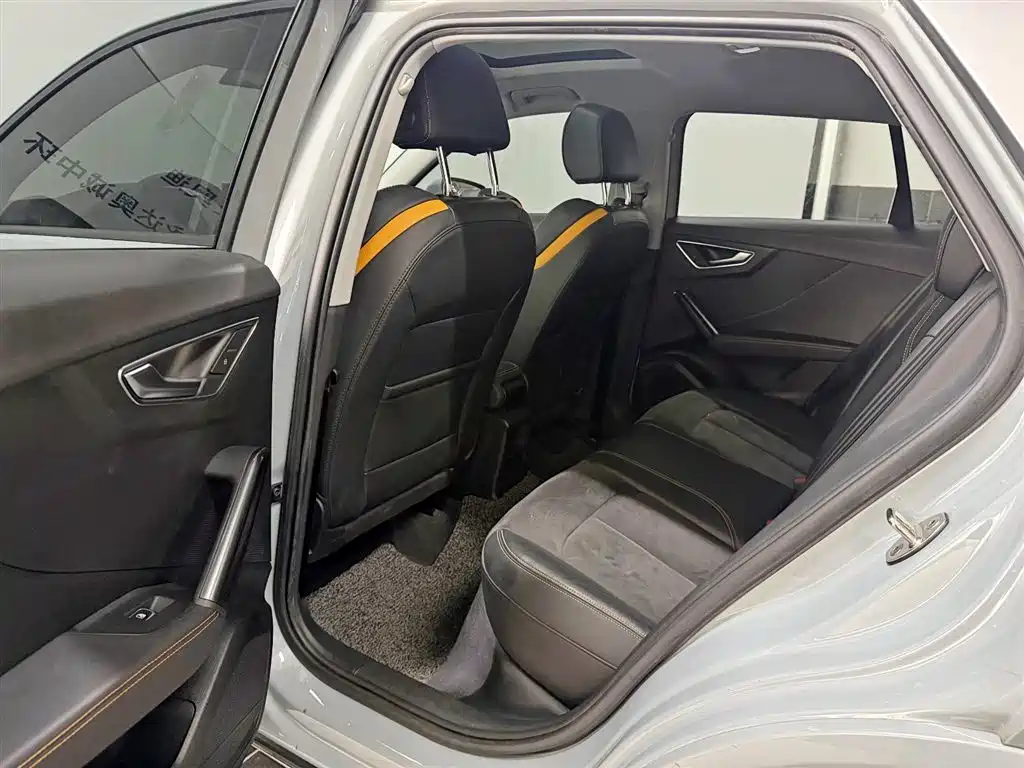 Audi Q2L e-tron — миниатюра 8