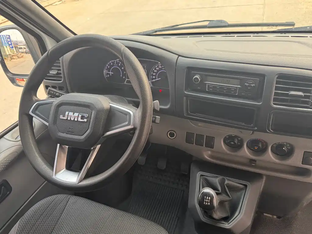JMC Tesla — миниатюра 12