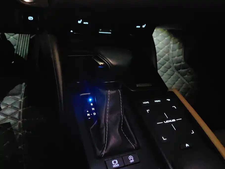 Lexus ES — миниатюра 16