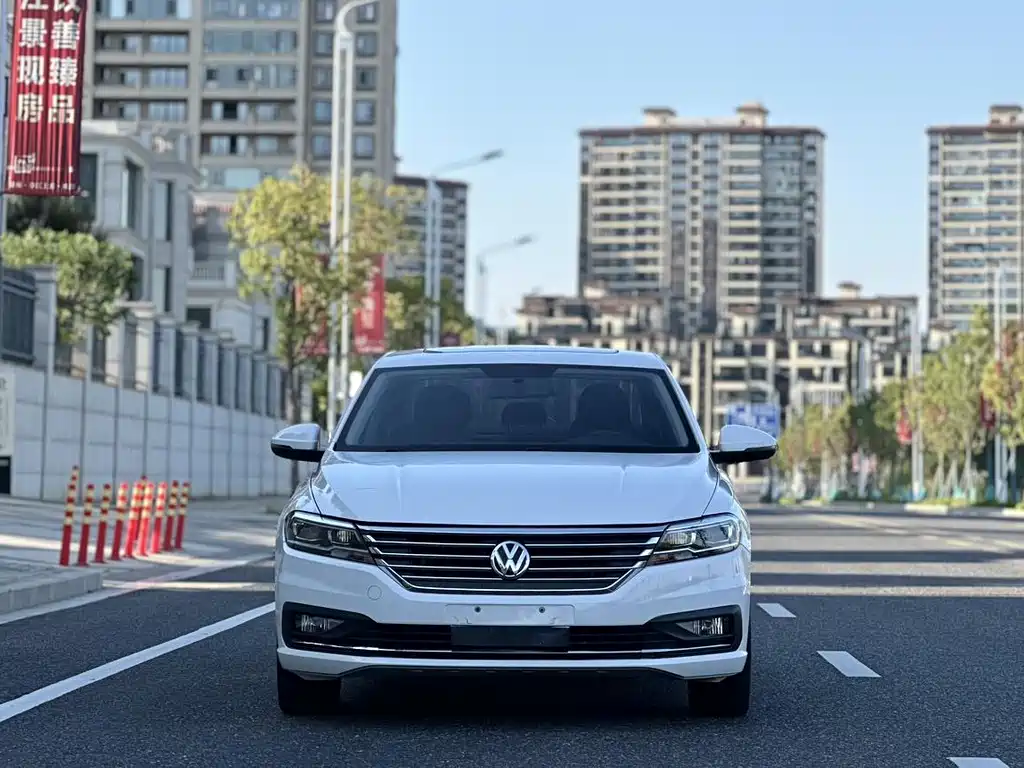 Volkswagen Lavida — миниатюра 2