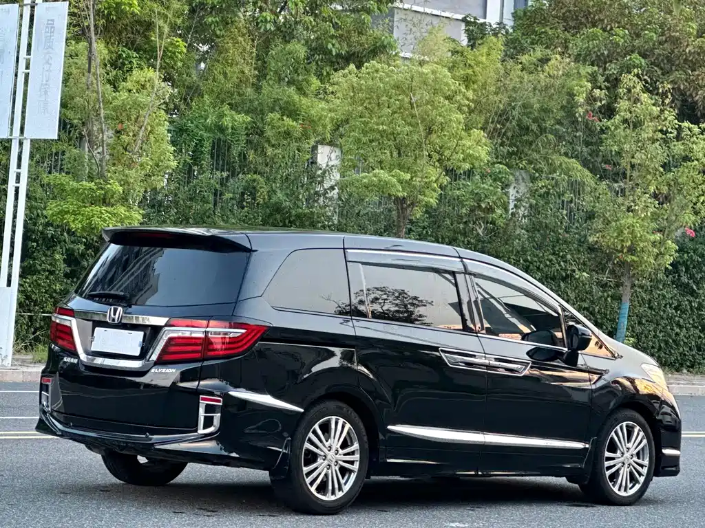 Honda Elysion — миниатюра 6