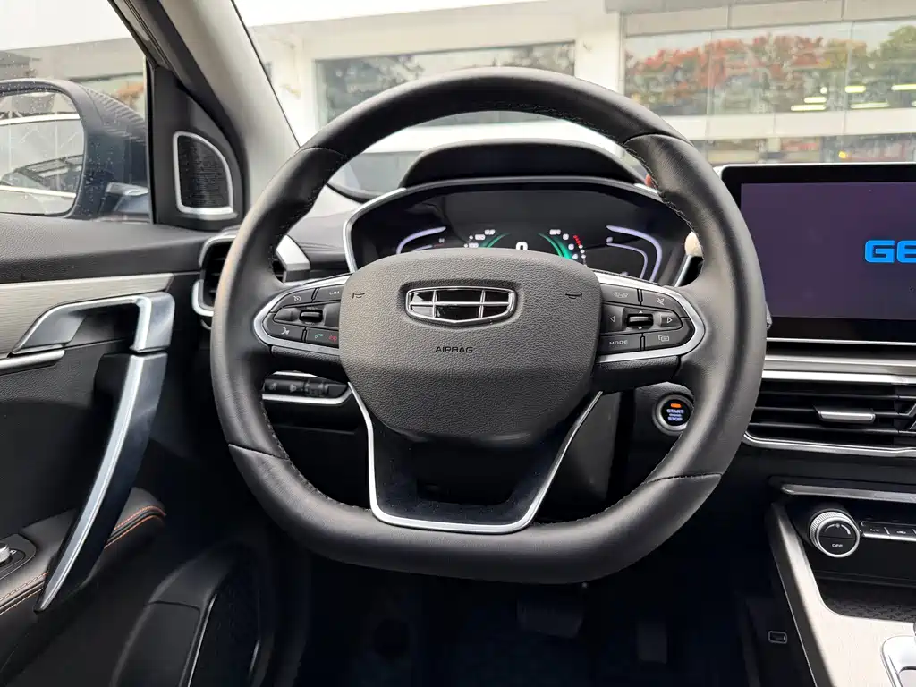 Geely Binyue — миниатюра 10