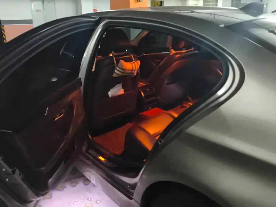BMW 5 Series — миниатюра 11