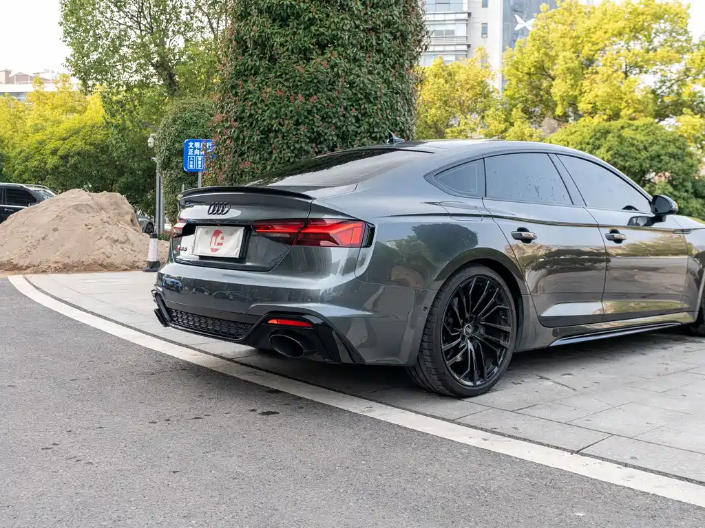AUDI RS 5