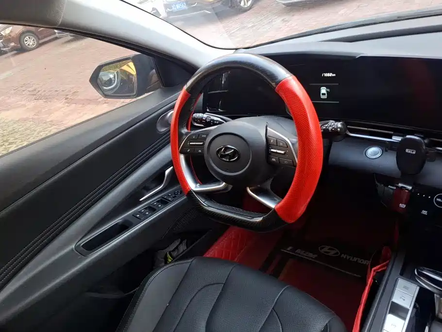 Hyundai Elantra — миниатюра 15