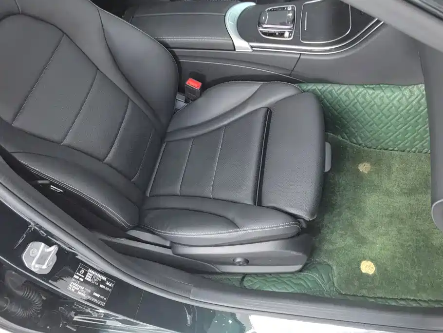 Mercedes-Benz C-Class — миниатюра 8