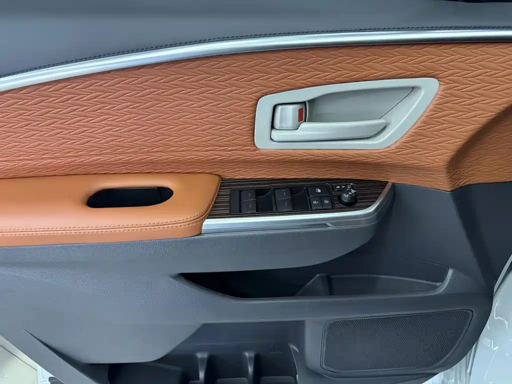 Toyota Sienna — миниатюра 4