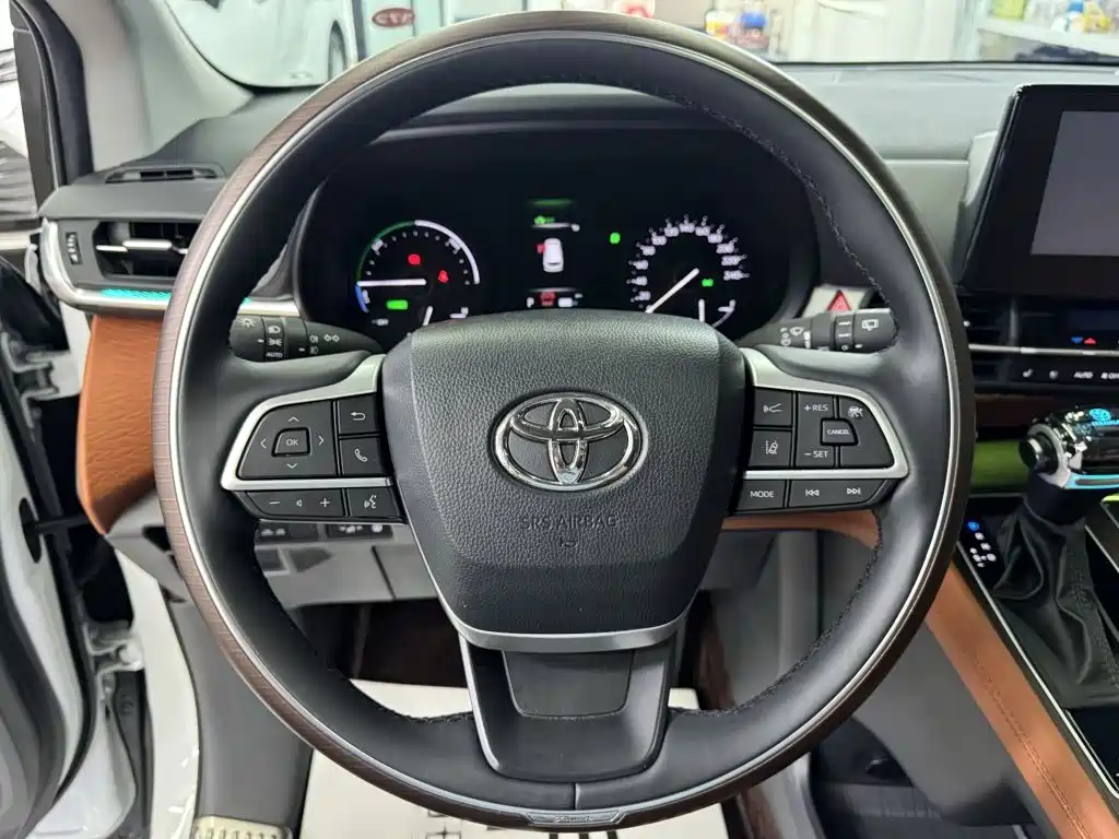 Toyota Sienna — миниатюра 19