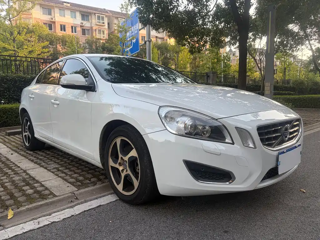 Volvo S60 (Import) — миниатюра 2