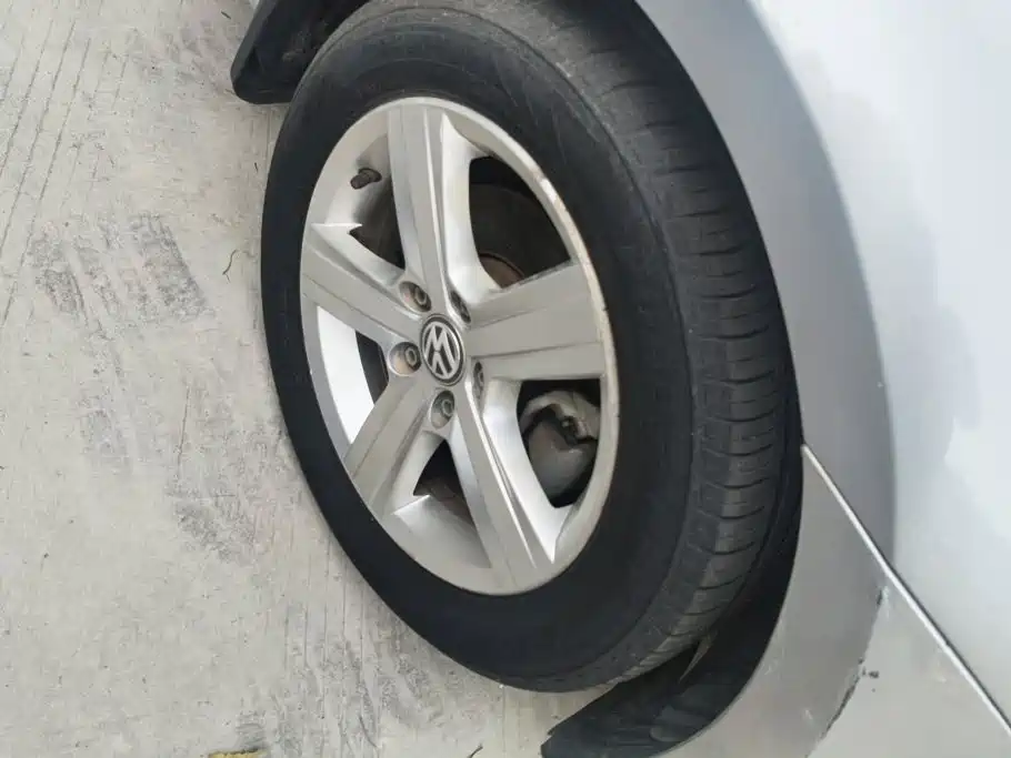 Volkswagen Golf — миниатюра 6