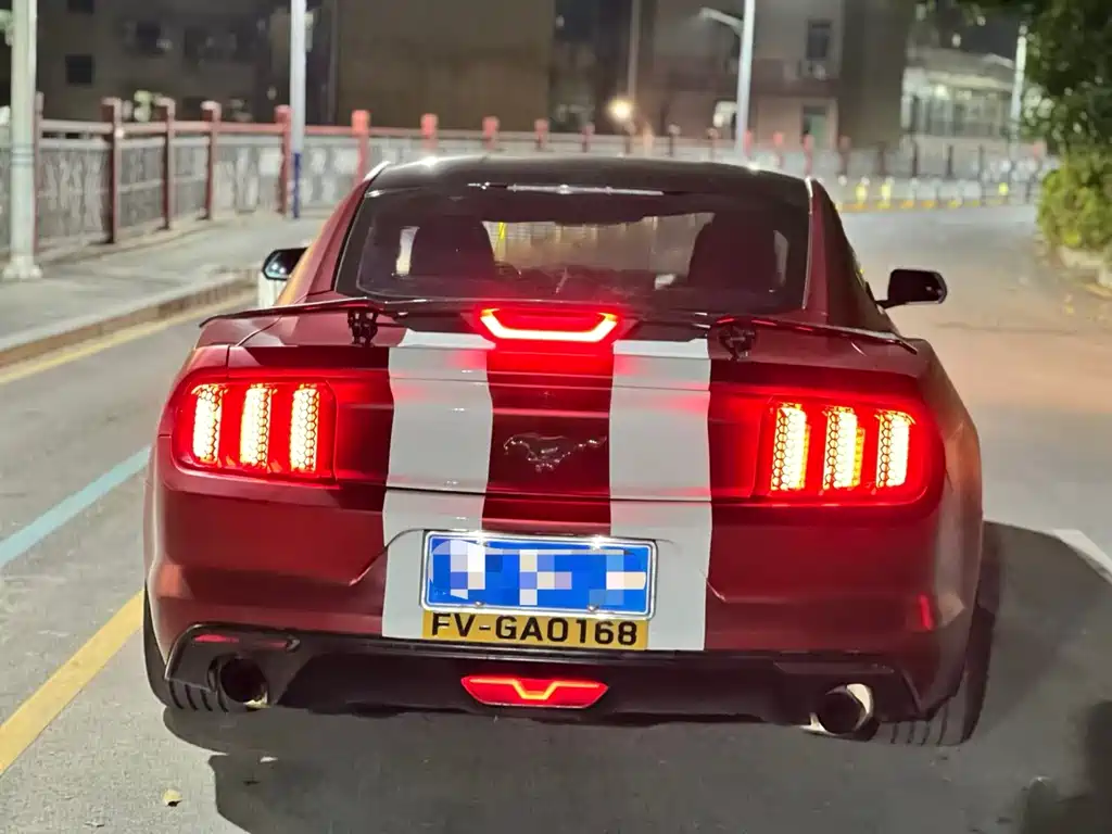 Ford Mustang — миниатюра 7