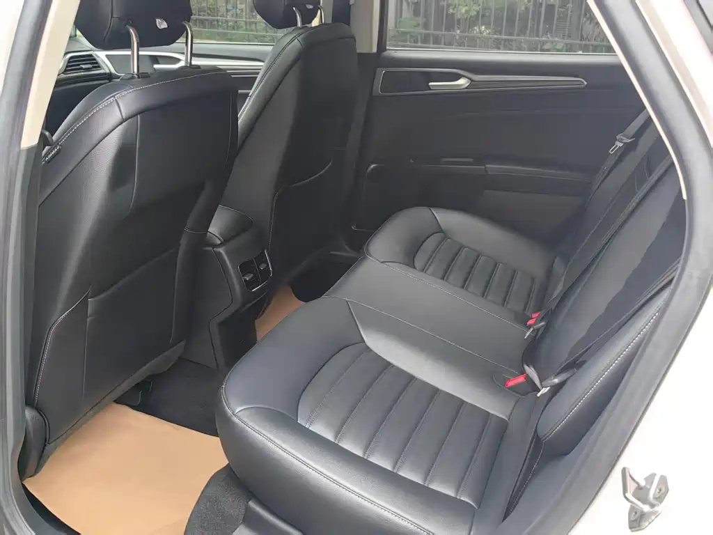 Ford Mondeo — миниатюра 13