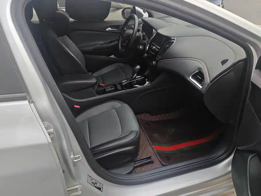 Chevrolet Cruze — миниатюра 8