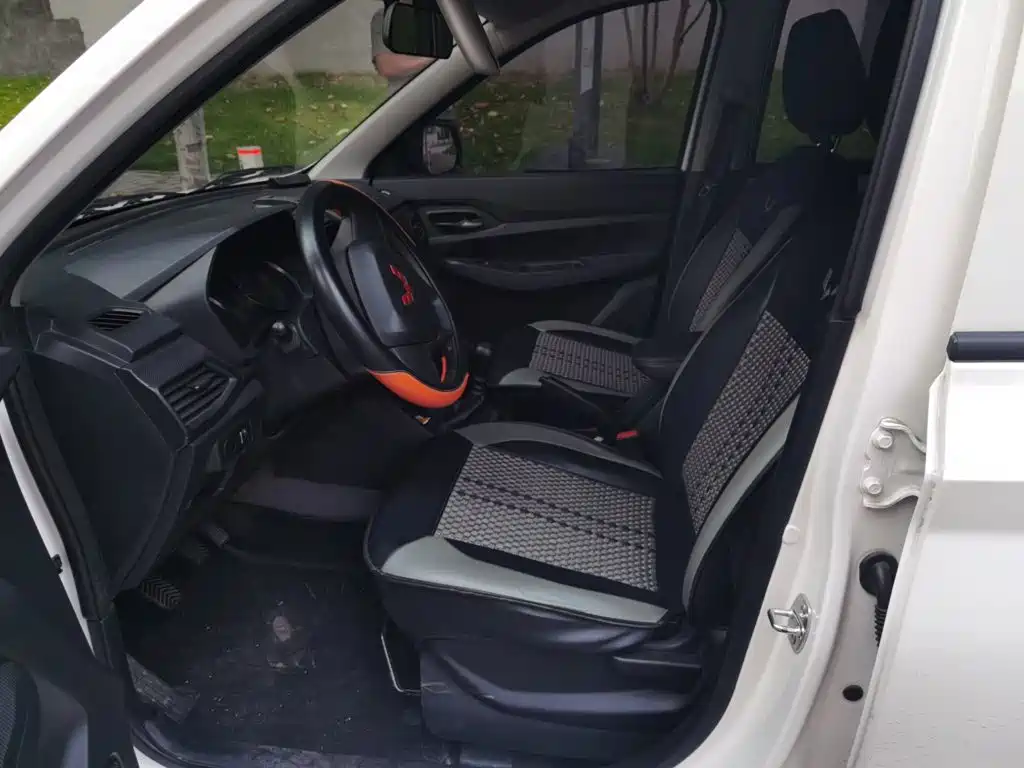 Wuling Hongguang — миниатюра 11