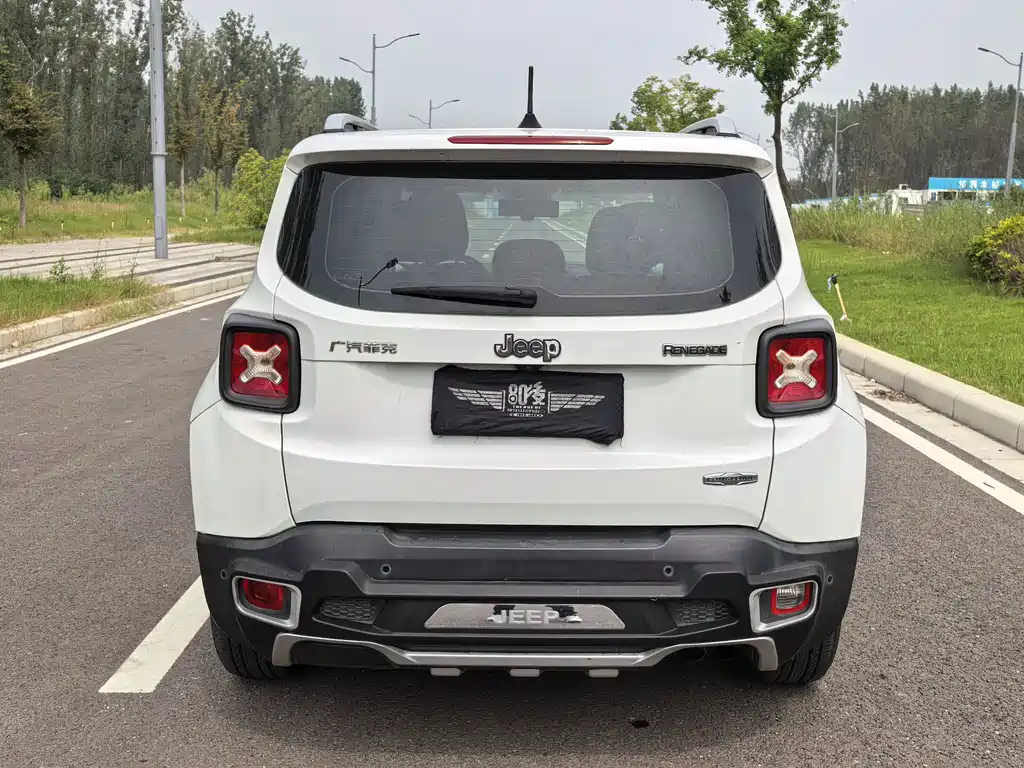 Jeep Renegade — миниатюра 18