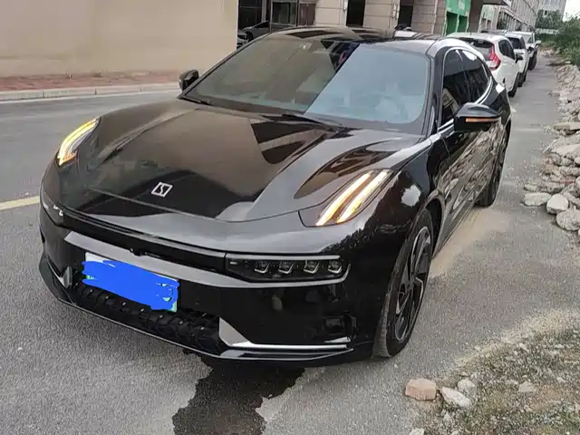 2022 Zeekr 001