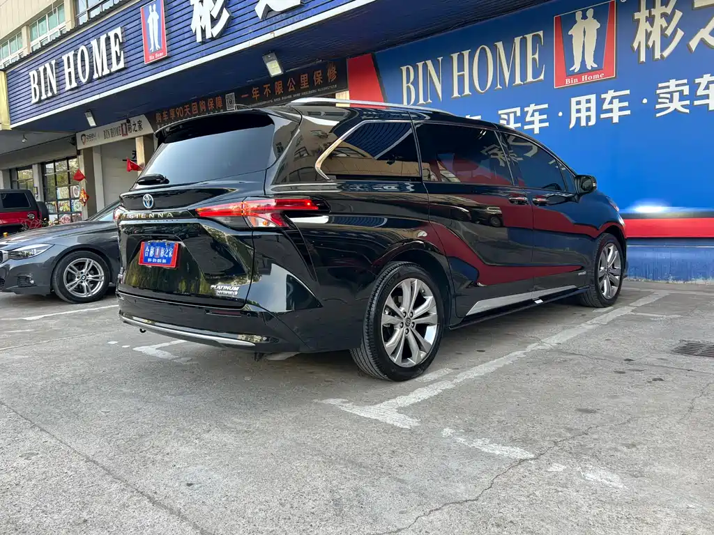 TOYOTA SIENNA