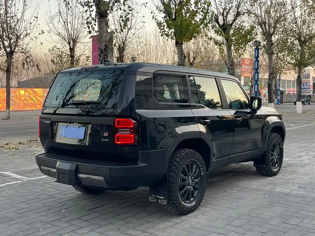 TOYOTA PRADO