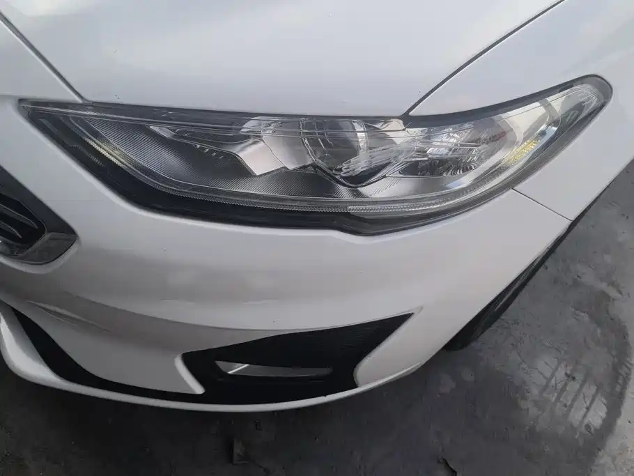 Ford Mondeo — миниатюра 5