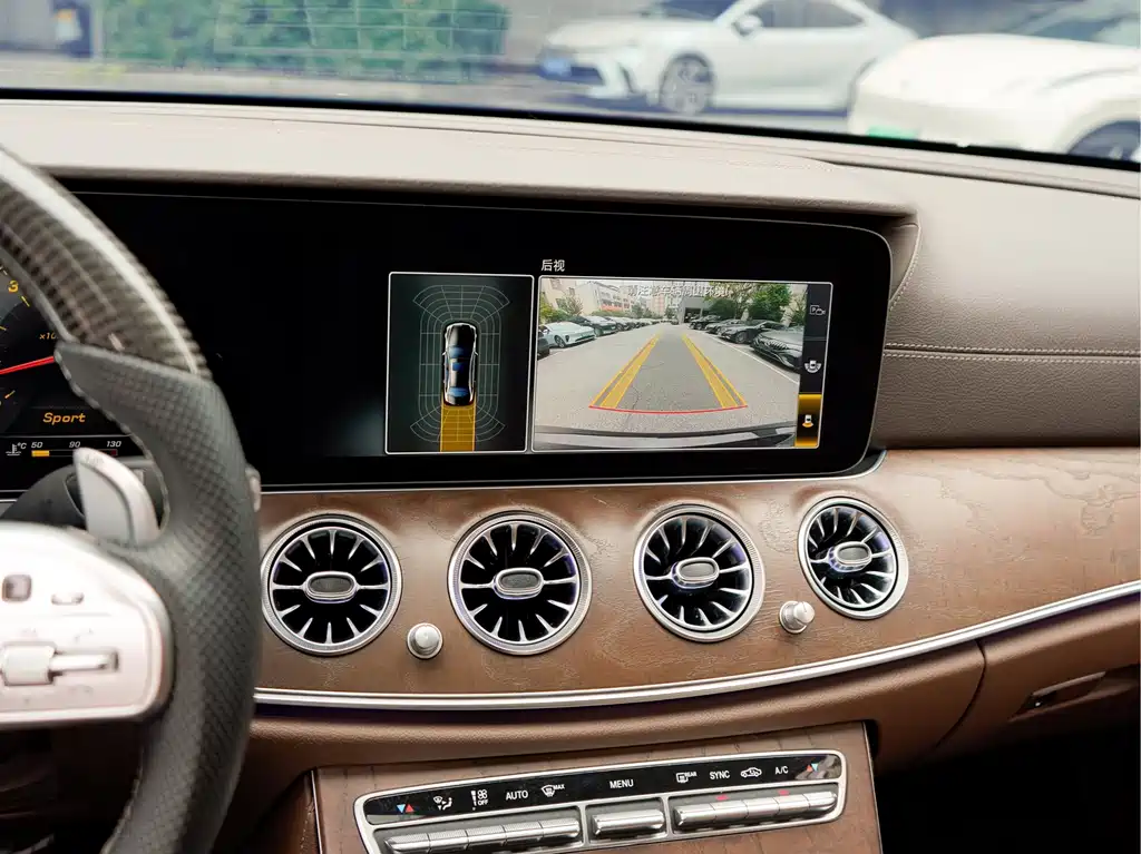 Mercedes-Benz E-Class — миниатюра 16