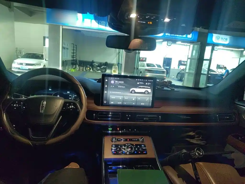 Lincoln Aviator — миниатюра 5