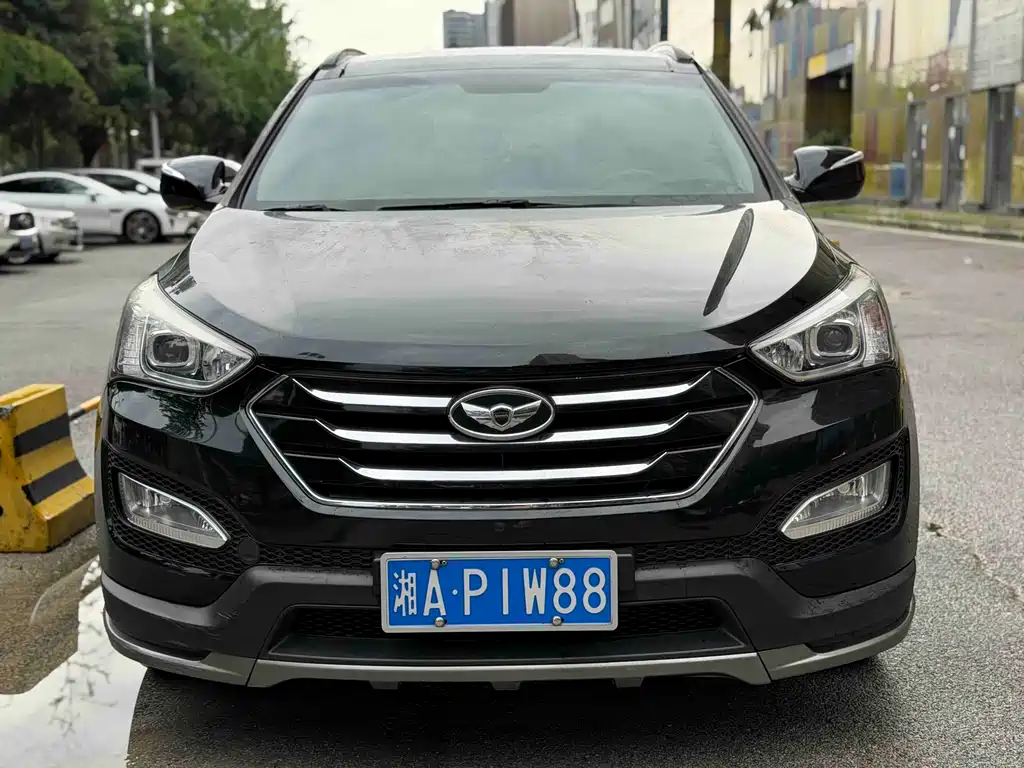 Hyundai Santa Fe (Import) — миниатюра 2