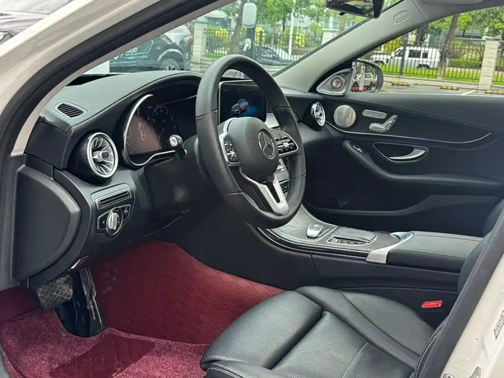 Mercedes-Benz C-Class — миниатюра 4