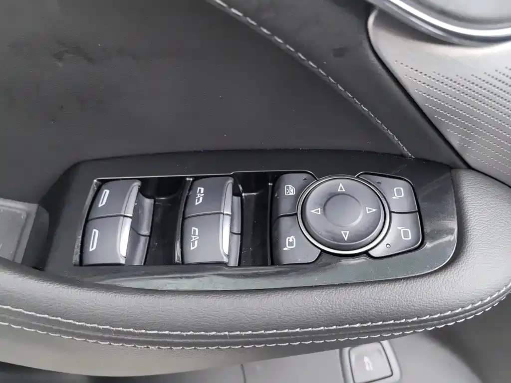 Cadillac CT5 — миниатюра 9
